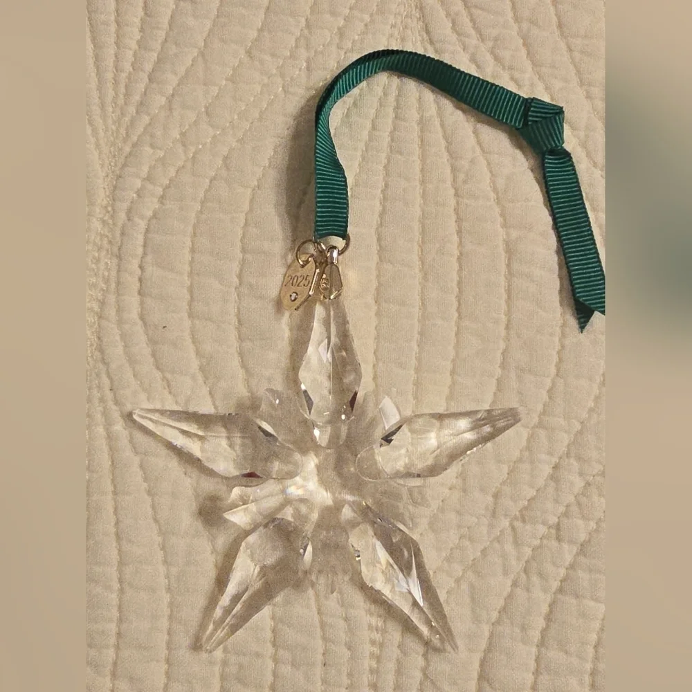 NIB Swarovski 2025 Annual Holiday Star Shaped Ornament